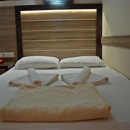 Selinus Club מלון 3*