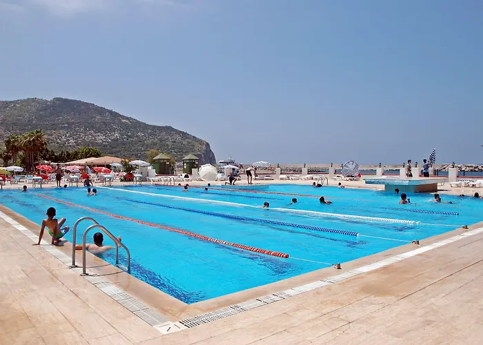Selinus Club מלון 3*