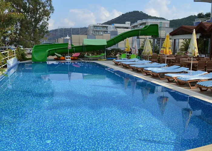 מלון Selinus Club 3*